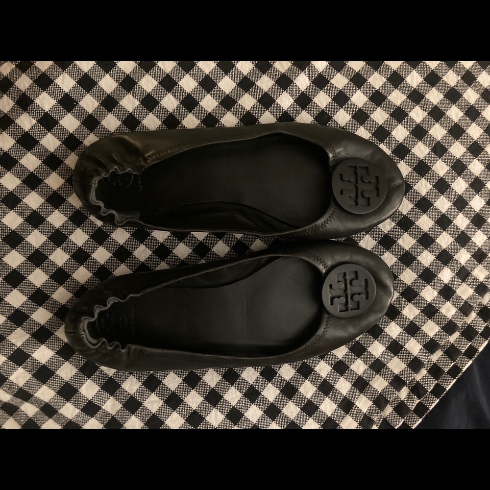Tory Burch Classic Flats in Black Leather - 11